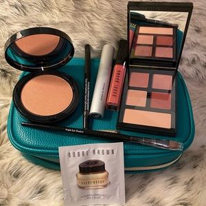 Bobbi Brown Holiday Deluxe Collection
